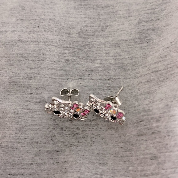 Hello Kitty Earrings - Picture 2 of 2